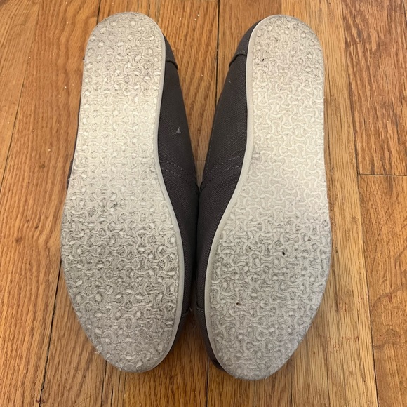 TOMS - Picture 6 of 6